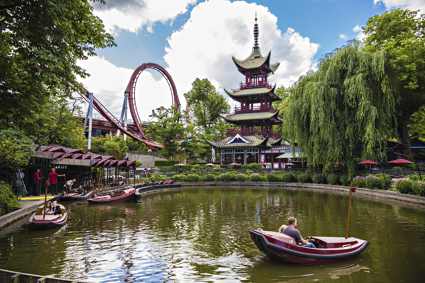 zabavni park Tivoli iz davne 1843 g., s 4,5 milijuna posjetitelja na godinu 